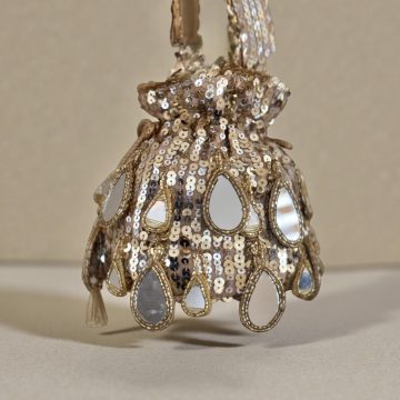 SEQUINNED MIRROR POTLI