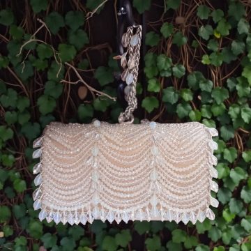SCALLOP CLUTCH WHITE