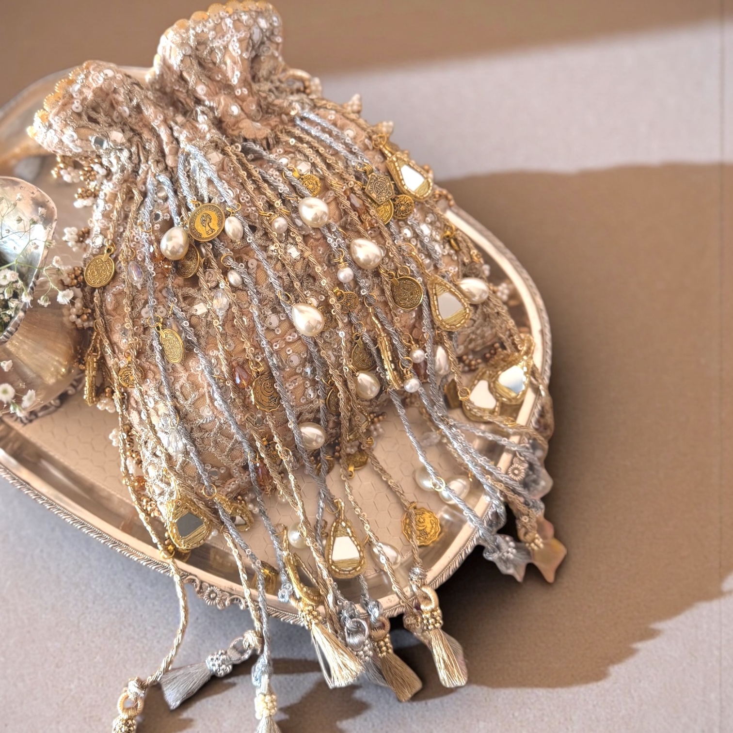 ROPE POTLI IN GOLD AND SILVER - Image 3