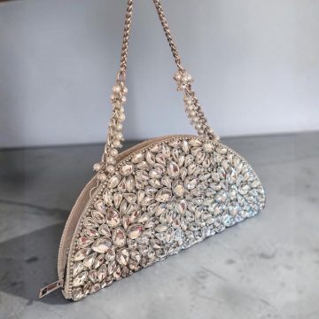 D shape Kundan clutch in silver