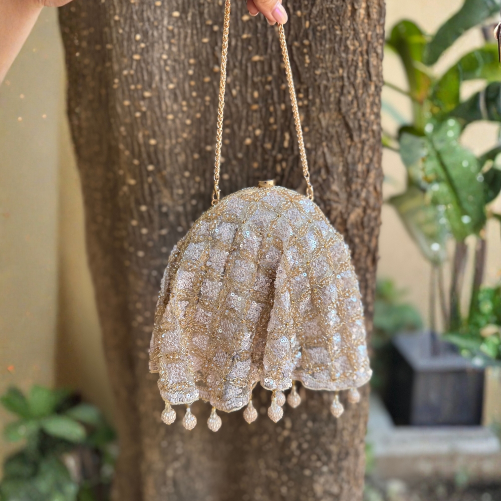 DRAPE STYLE CLUTCH BAG WITH FRAME - Image 4